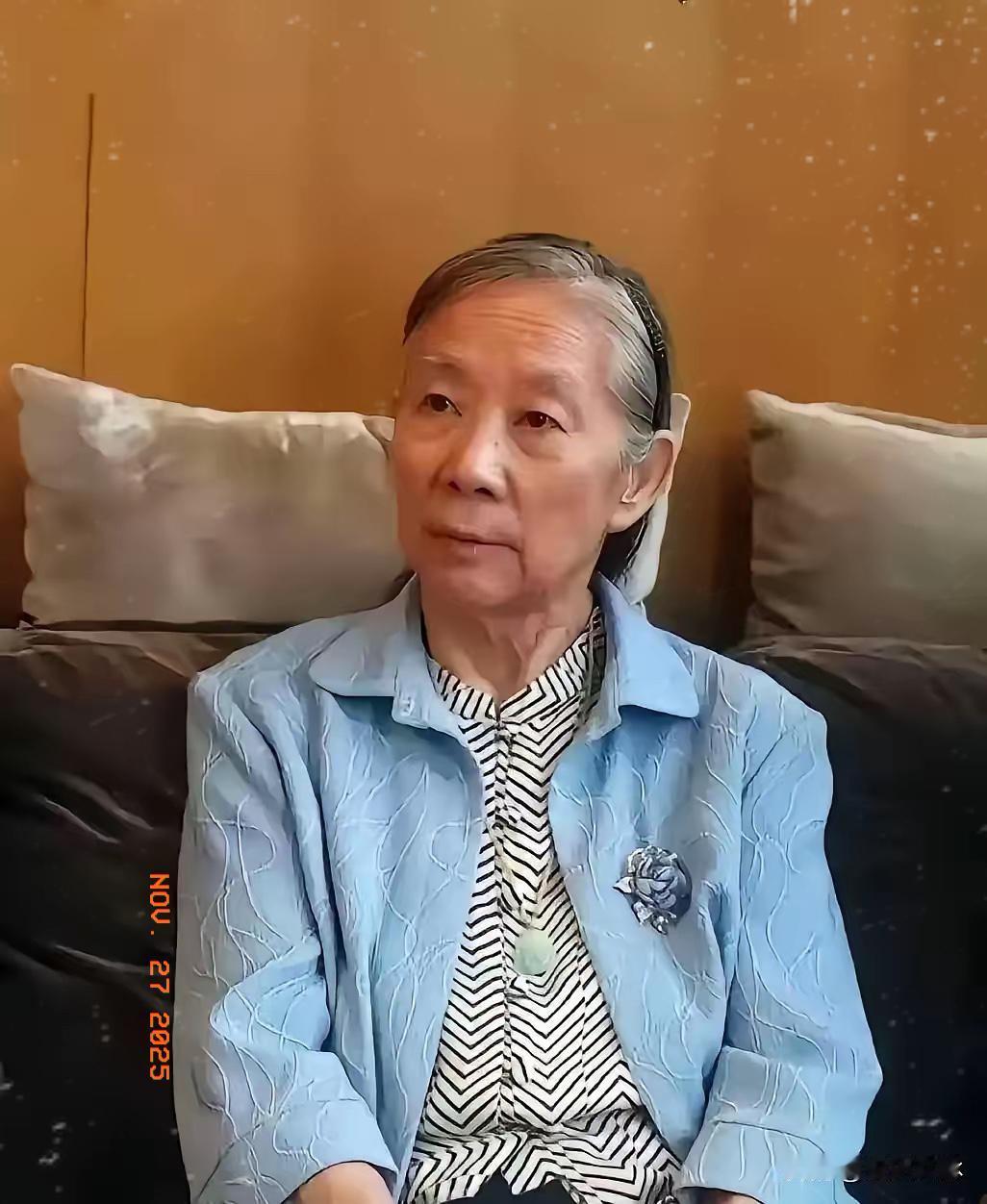 今年81岁的林豆豆，一个人住在北京老城区的老房子里。既不碰智能手机，也从不上网，