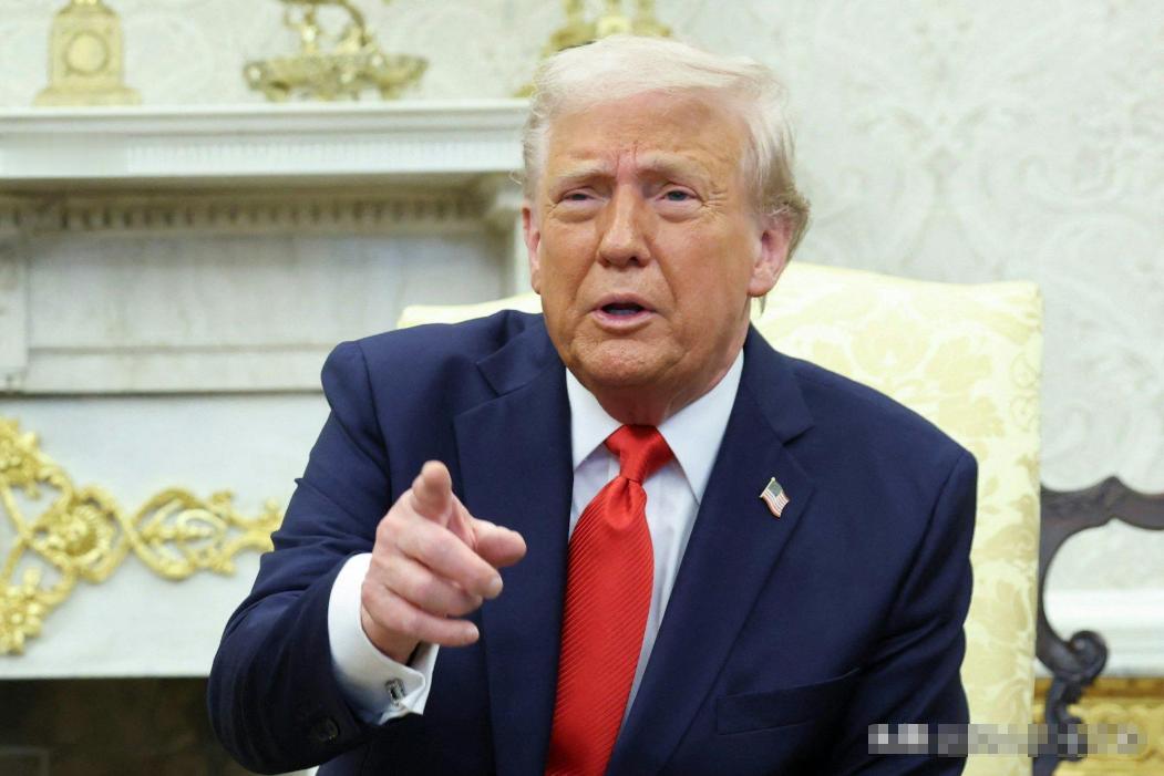 特朗普恐怕没料到，大批军火还没运抵台岛，中方一招直打美国七寸，12月26日，我