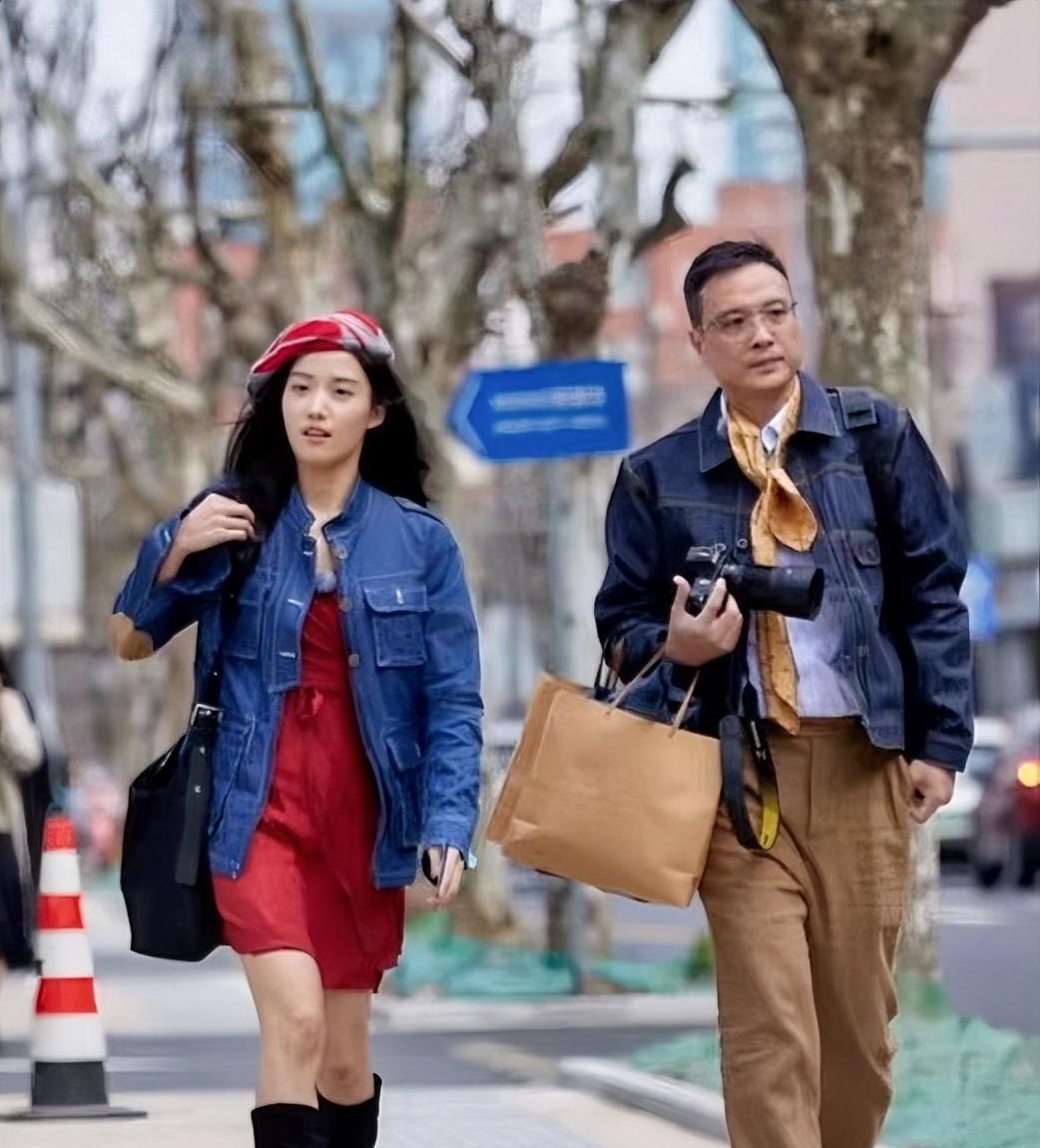 你还在吼孩子写作业？看看人家爹怎么做的。抗压能力直接高出37%。我说的就是