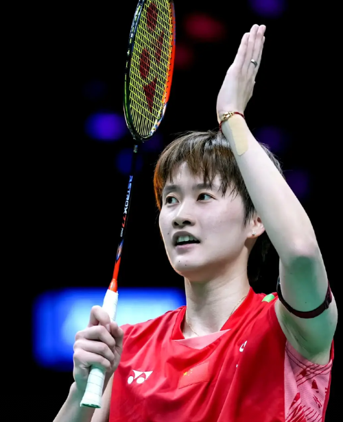 国羽女单大放异彩！新加坡公开赛四强占据三席：陈雨菲、韩悦、王祉怡！陈雨菲2-