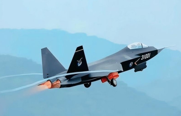 拒绝购买中方歼-35？沙特考虑买美国F-35，不料却遭胡塞武装当头一棒。2025