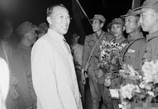 1952年，残军师长李国辉来到曼谷，见李弥夫妇挥霍无度，回到金三角后失望的说：“