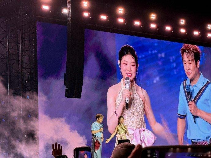 小沈阳女儿控采访中小沈阳三句不离女儿，操心她交友出行方方面面，一边严格立规矩一