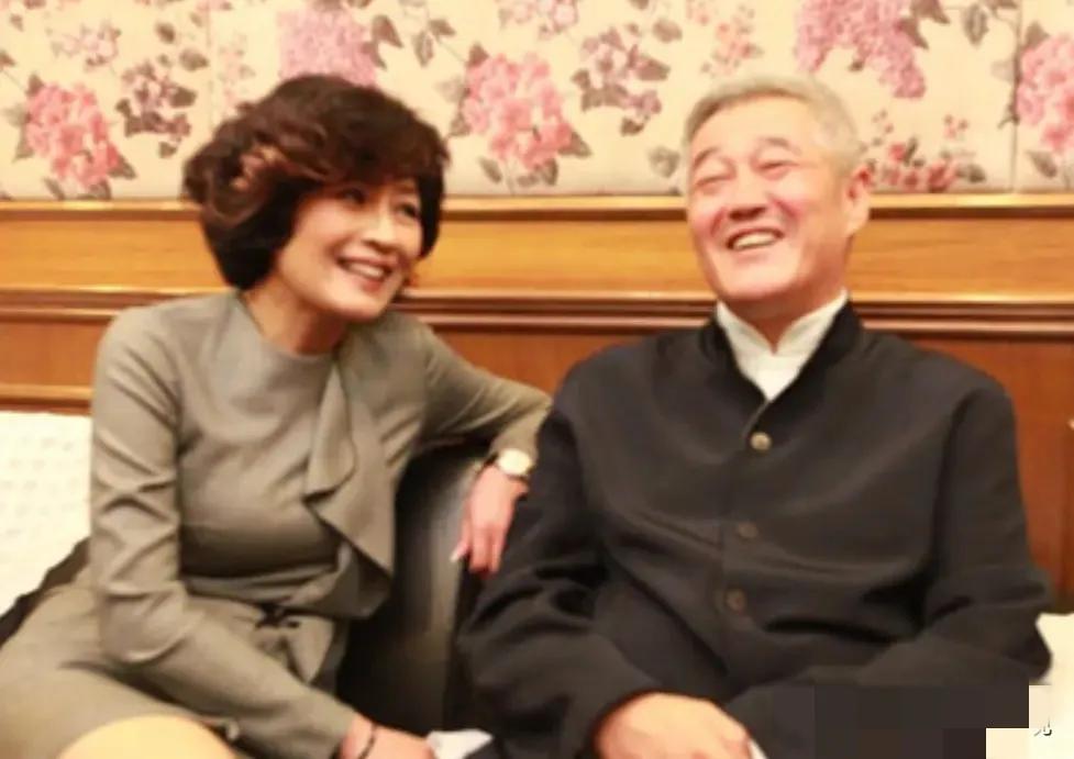 2013年，赵本山当着哈文的面：“既然如此，今年的春晚我不参加了”，说罢转身推门