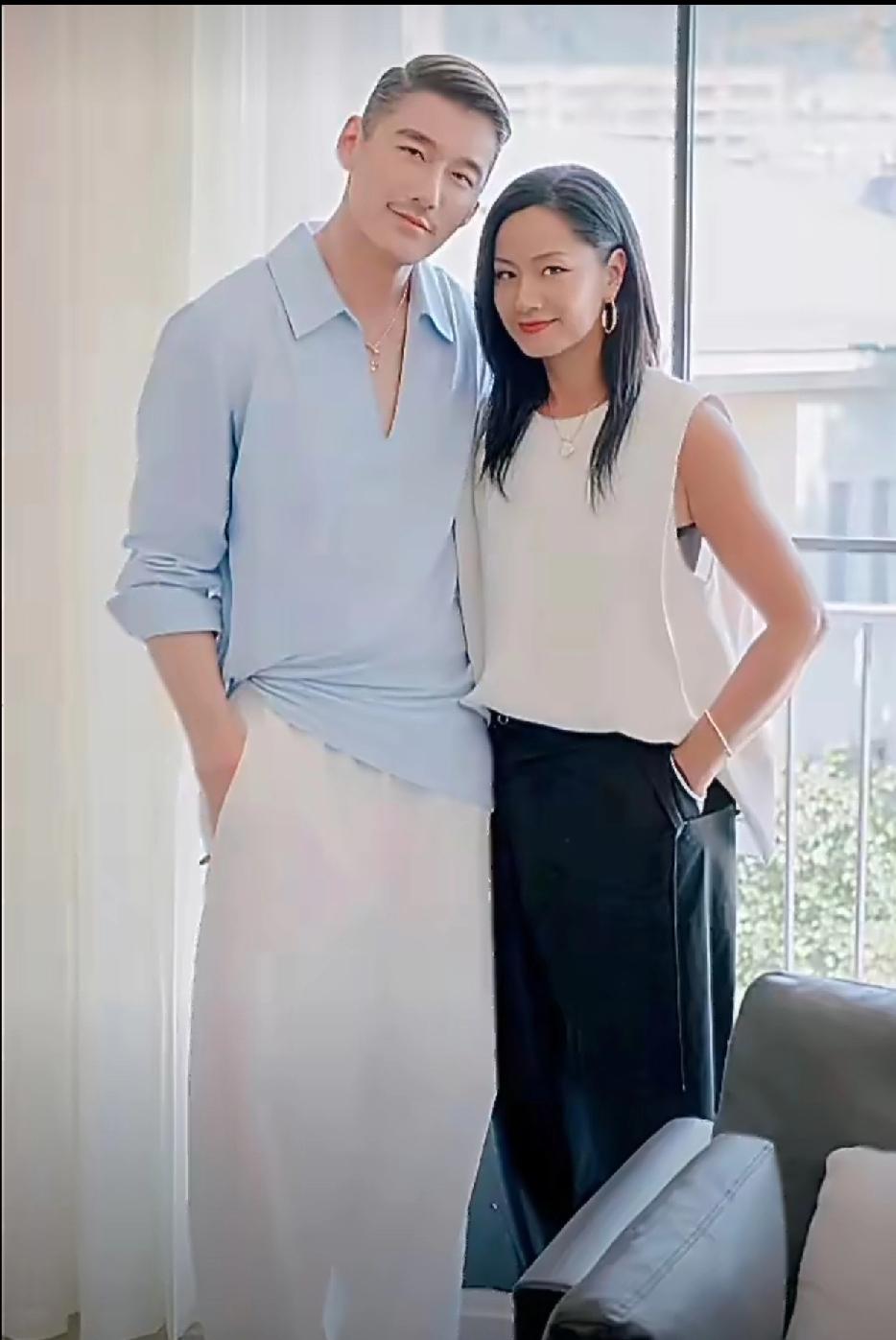 瞿颖与胡兵的选择，恰恰印证了长久相伴的本质并非浪漫幻想，而是生活方式的契合。胡