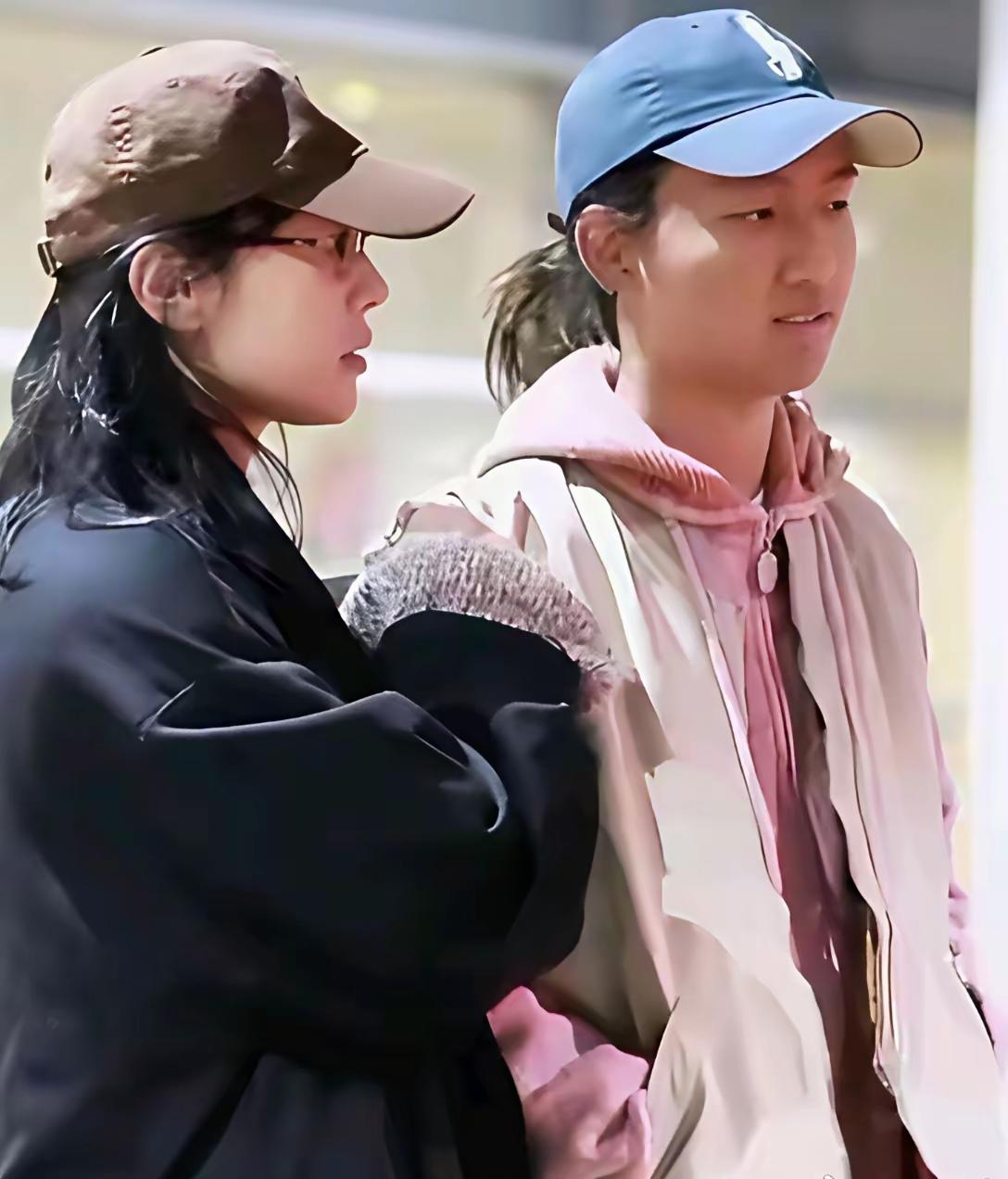 这个，只能说爸爸的基因太强大啦！