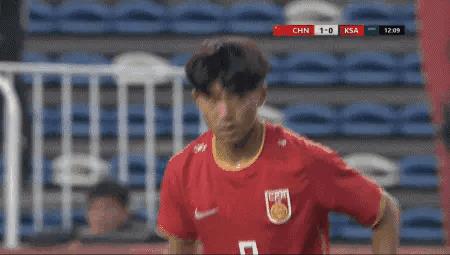 没想到董路培养出来的这个叫万项的小球员任意球水平真不错啊！看看国少队对阵沙特U