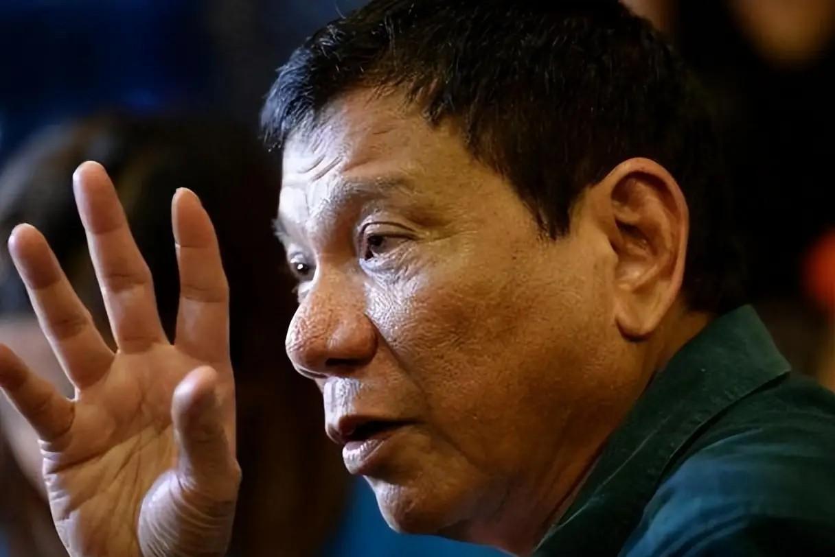 据说菲律宾人对杜特尔特最大的抱怨是，杜特尔特对华这么友好，中国都迟迟不肯开放让菲