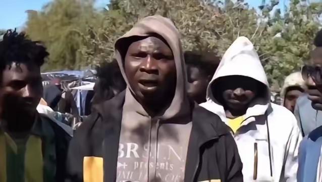 直白言论戳穿真相！非洲移民硬核坦言移民诉求，英国福利陷阱彻底暴露全程毫不掩