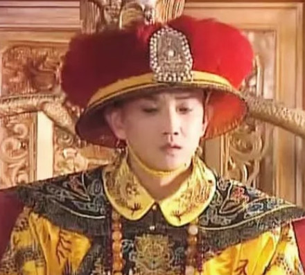 2001年，《康熙王朝》筹拍，迟迟找不到少年康熙的扮演者，导演陈家林急得犹如热锅