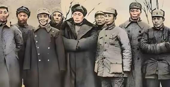 1941年，新四军重建，刘少奇担任新四军政委，陈毅说：“我是新四军军长，你要服从