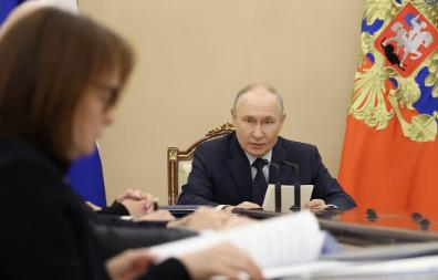 普京罕见发火！俄罗斯经济已经撑不住了，这些所谓的俄罗斯高官要赶紧给自己一个说法，