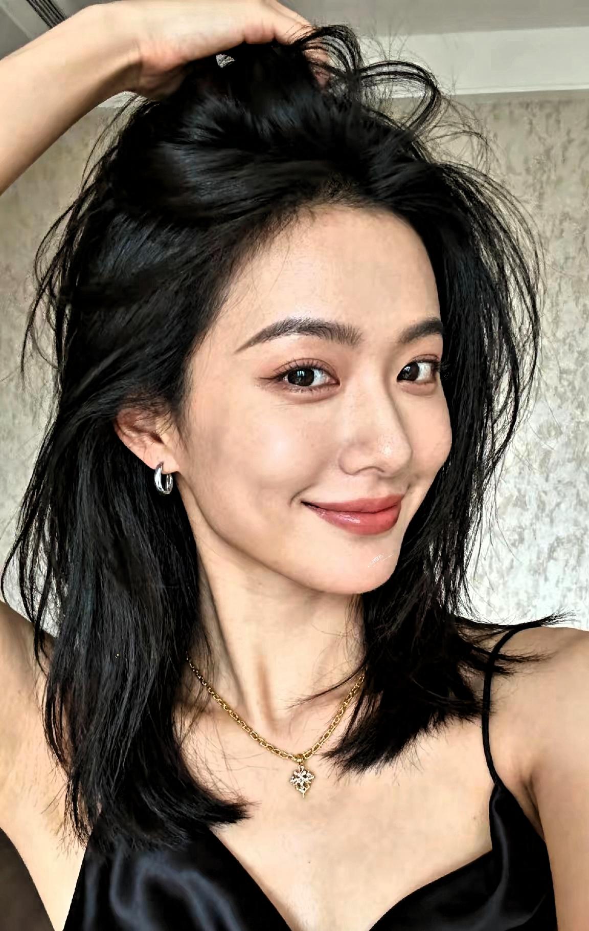 别听那些人胡扯，说什么“关了灯都一样”，那是他们没真的用心看过女人。其实女人这东