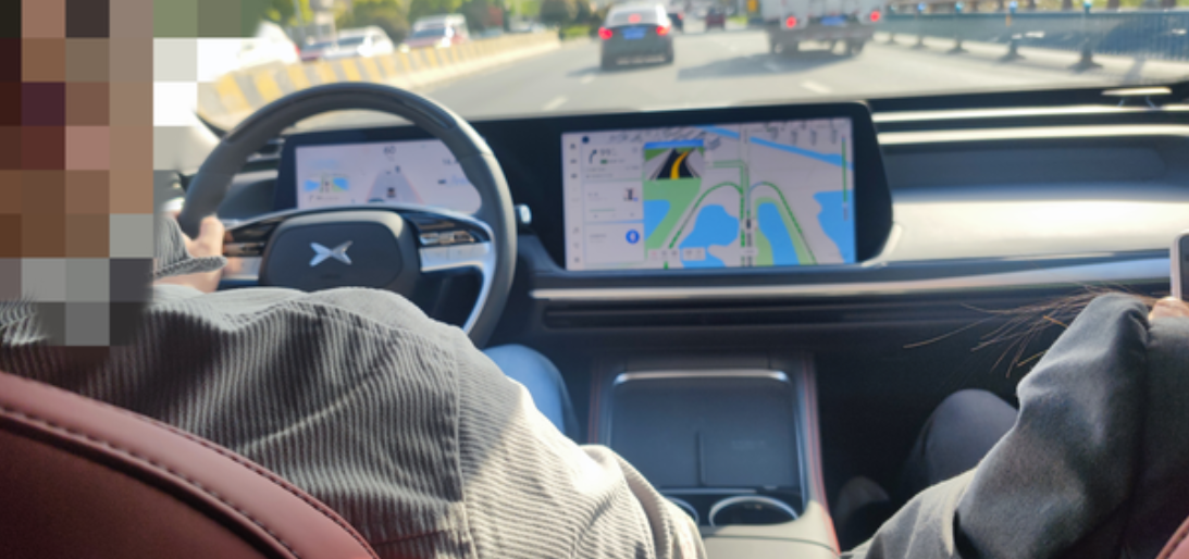 同一天试驾了y和p7i，先说y，试驾路线是规定的，就一个长直道加两个掉头，中间好