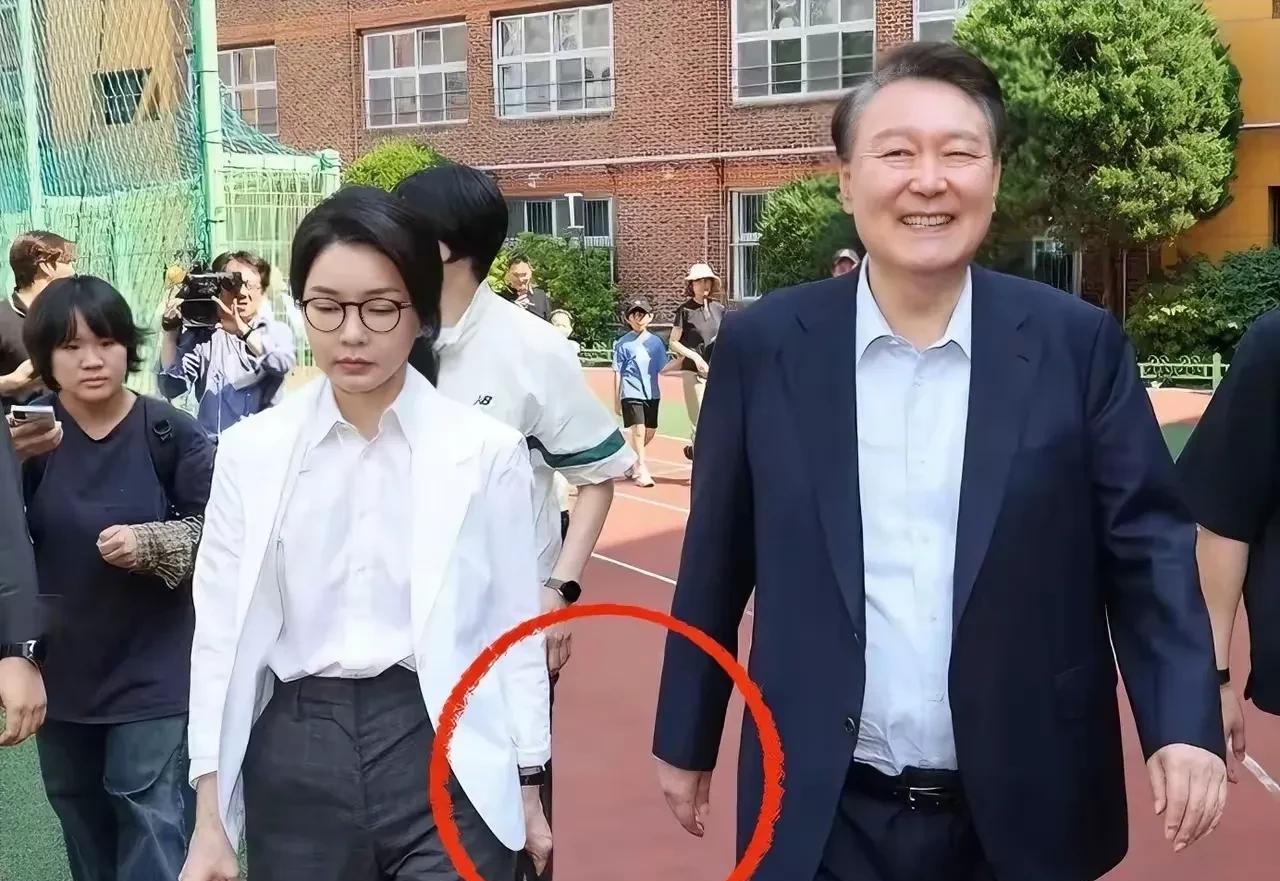 曾经冲冠一怒为红颜的金建希和伊锡悦这对痴男怨女的婚烟还能维持多久？6月3日，有