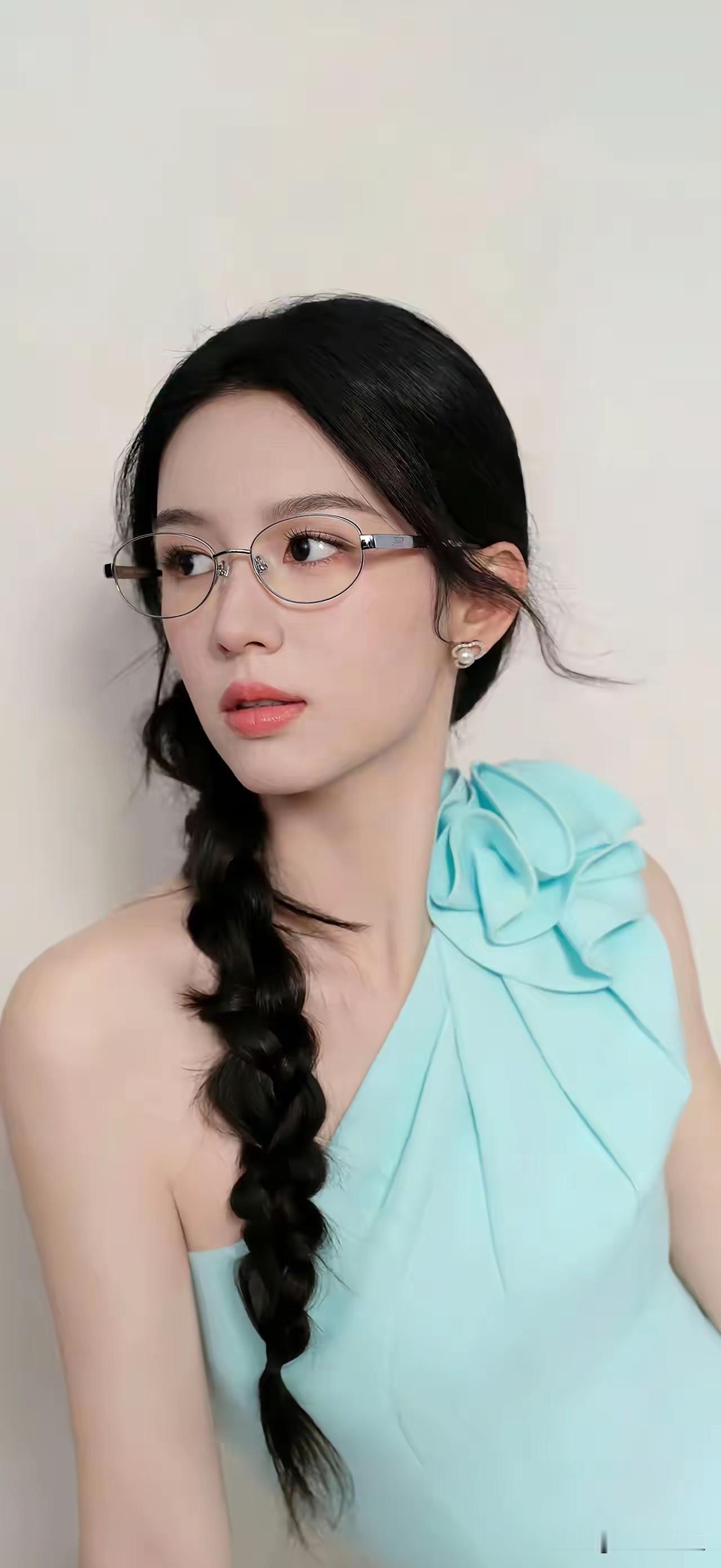 没有过亿身家，都不敢有娶她的想法啊！