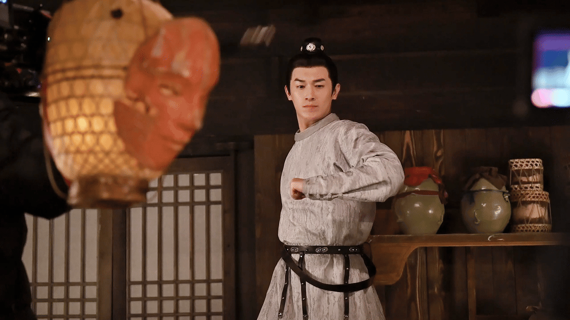  谁看了不说一句杨旭文太拼了！卢凌风的每一个高光时刻，都是他用汗水堆出来的，敬业