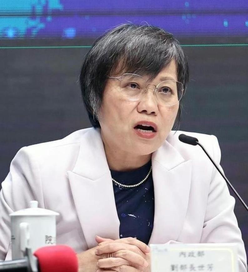 报应来得如此之快，早该严惩这个顽固“台独”分子了。27日，香港《大公報》报导，