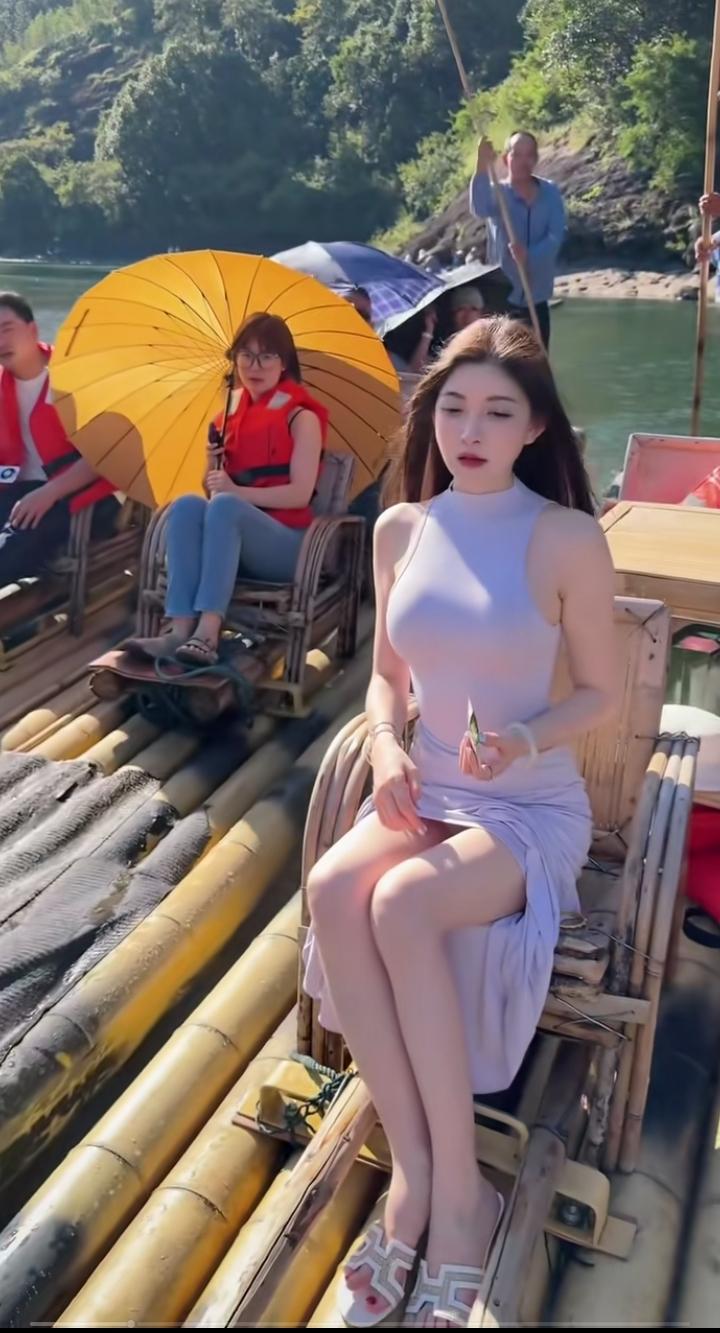 瞬间感觉我们的船太次了！！