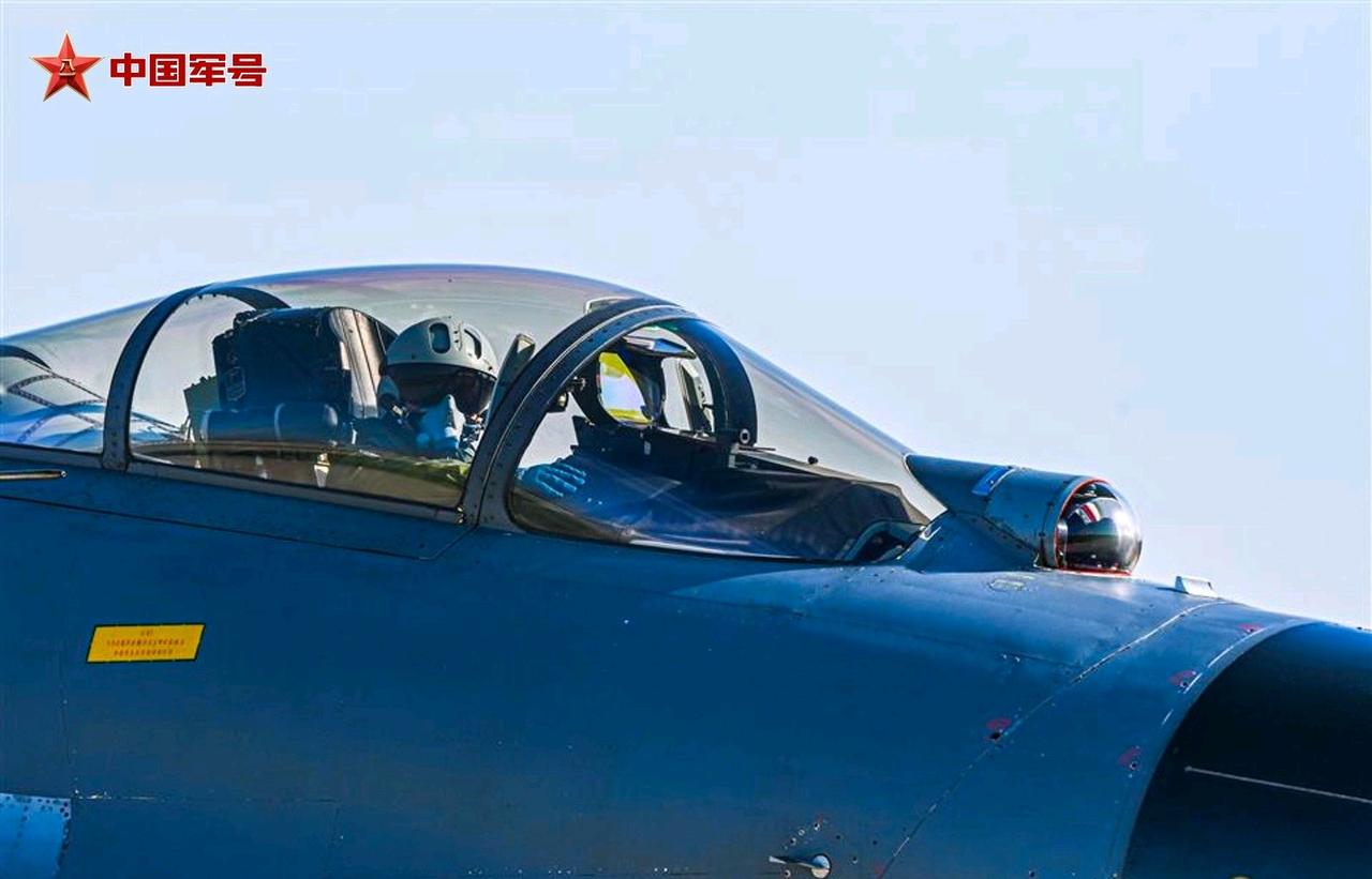 华北大地的应龙猛龙空军航空兵某团歼-11B/BS、歼-10S图6，构图可