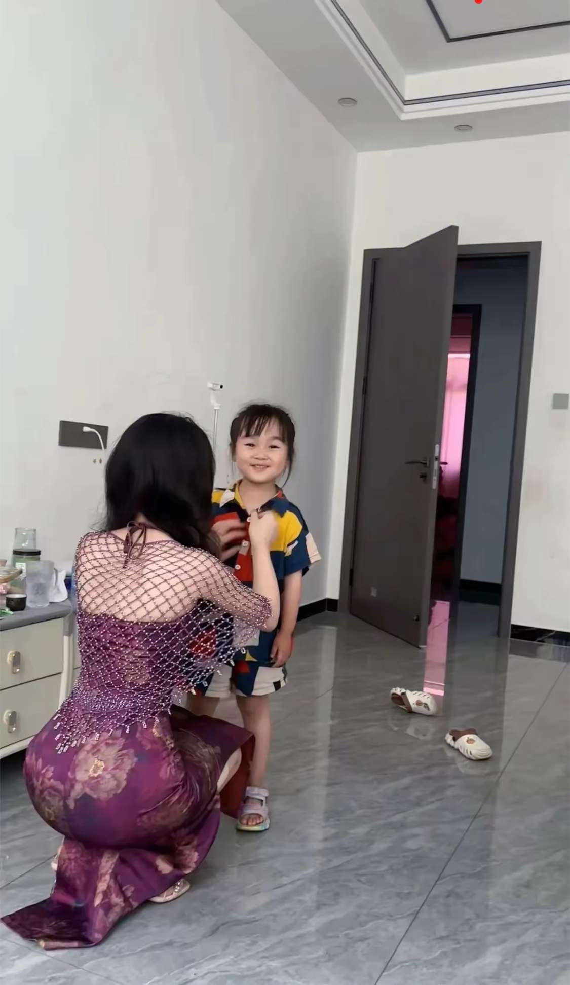小孩一脸幸福，换我我也幸福。