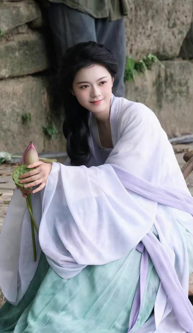 哇塞是仙女啊楚听雨也太好看了吧​​​