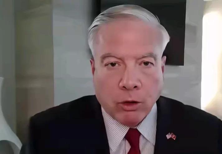 CNN报道，当地时间25日，MAGA评论员，前海军陆战队指挥官坎普尔，在接受采访