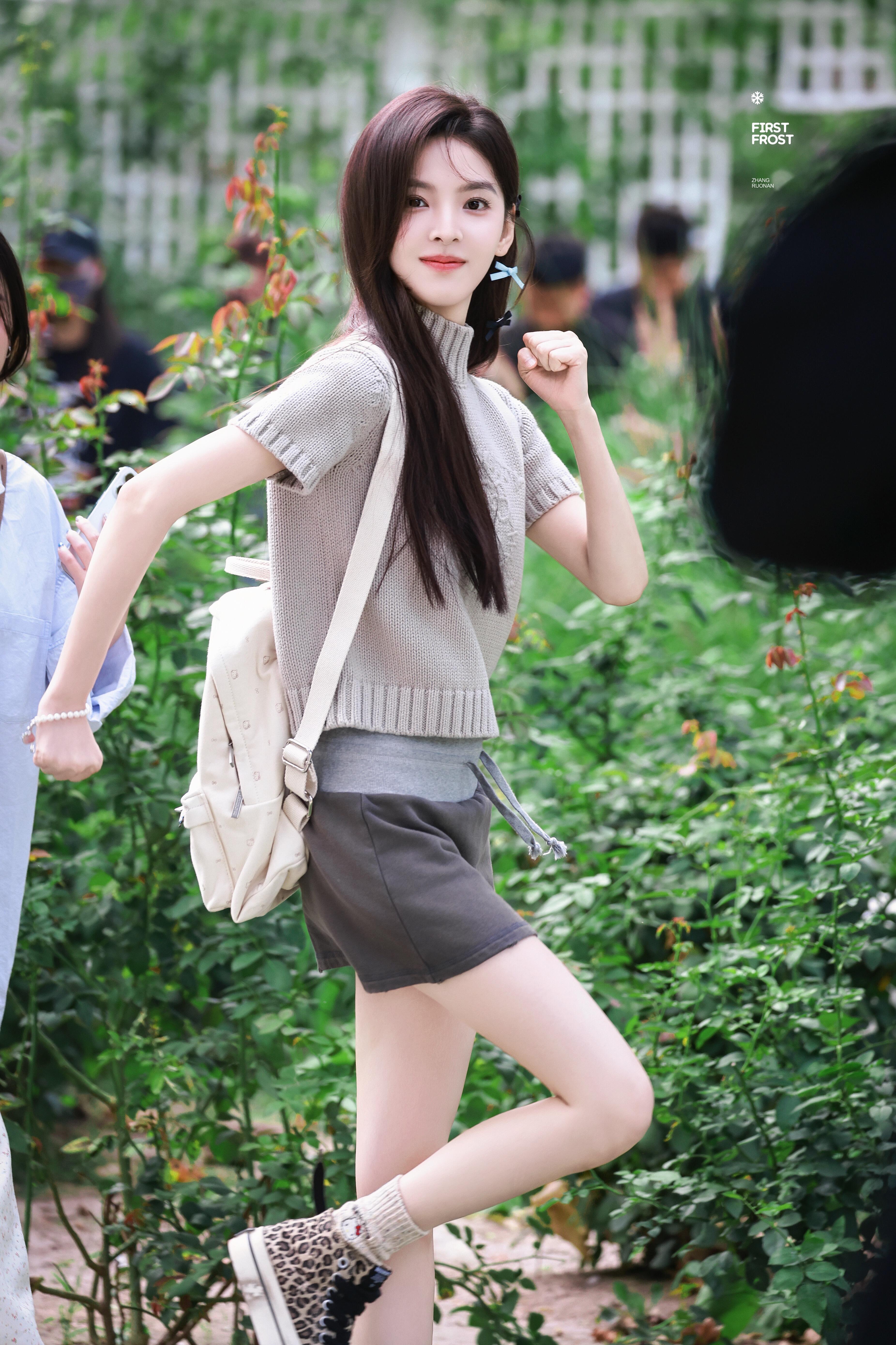 可是有谁又能不吃章若楠这款呢…..✨​​​
