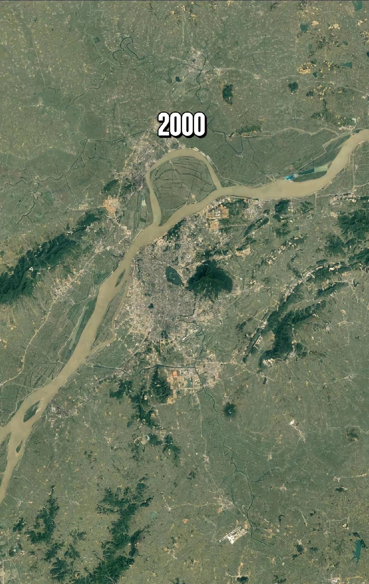 20年的时间，南京感觉还是原来样子，主城区还是那样，没有扩张，称之为保持本初的最