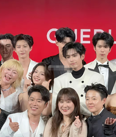 三个月前，业内没人敢押注宋威龙。直到《骄阳似我》开播即登顶。顾漫用林屿森这个