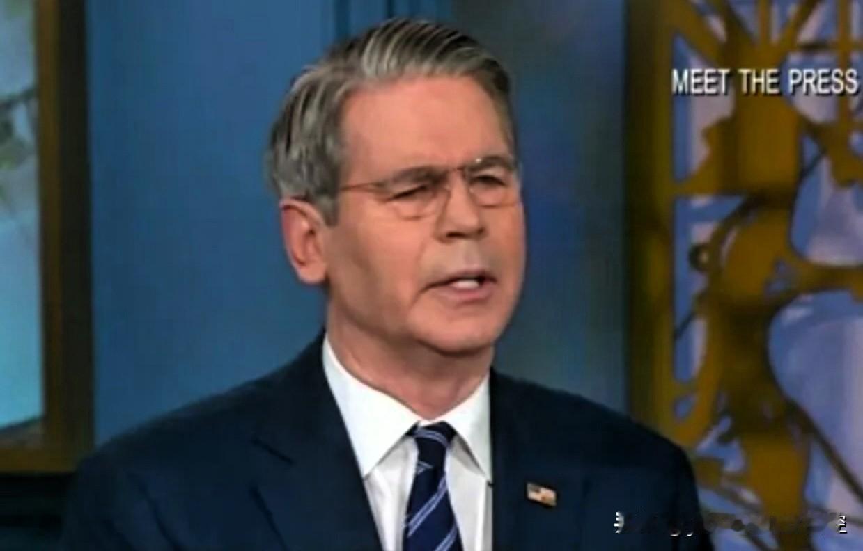 美国财长贝森特18日接受美媒采访时，记者问他：美国将要动用武力占领格陵兰岛，这与