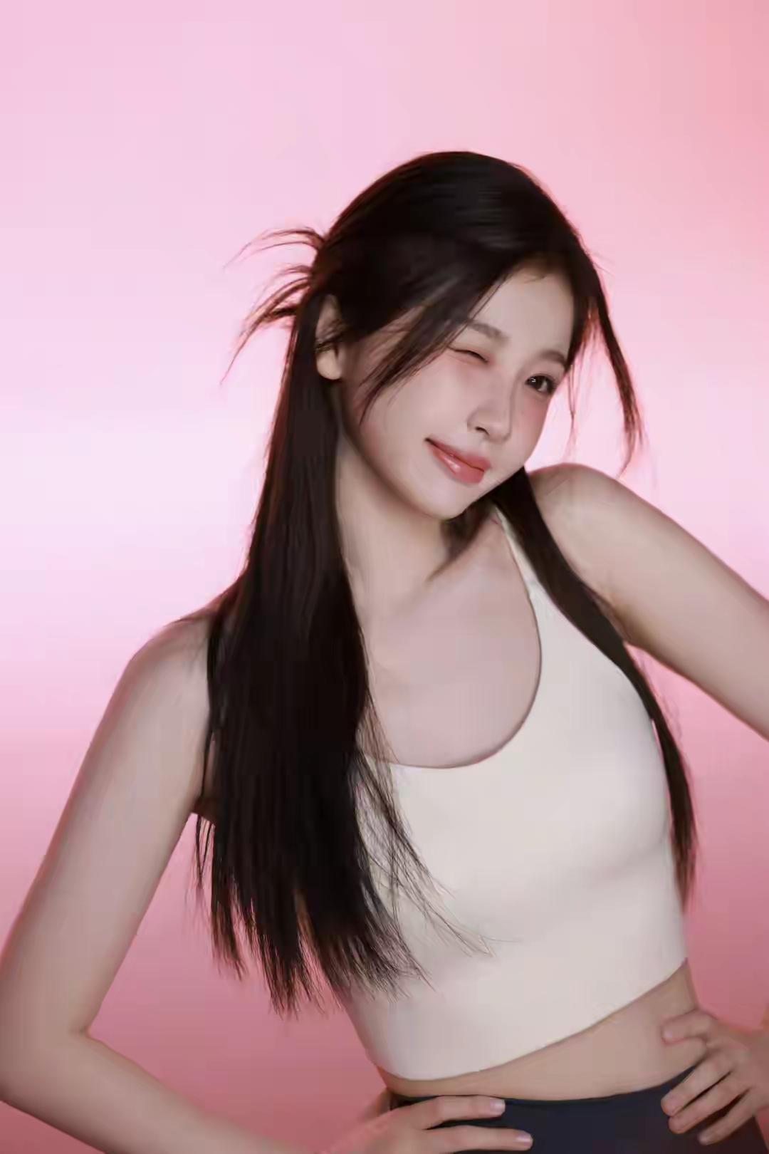 虞书欣，瑜伽写真，完美身材一览无余