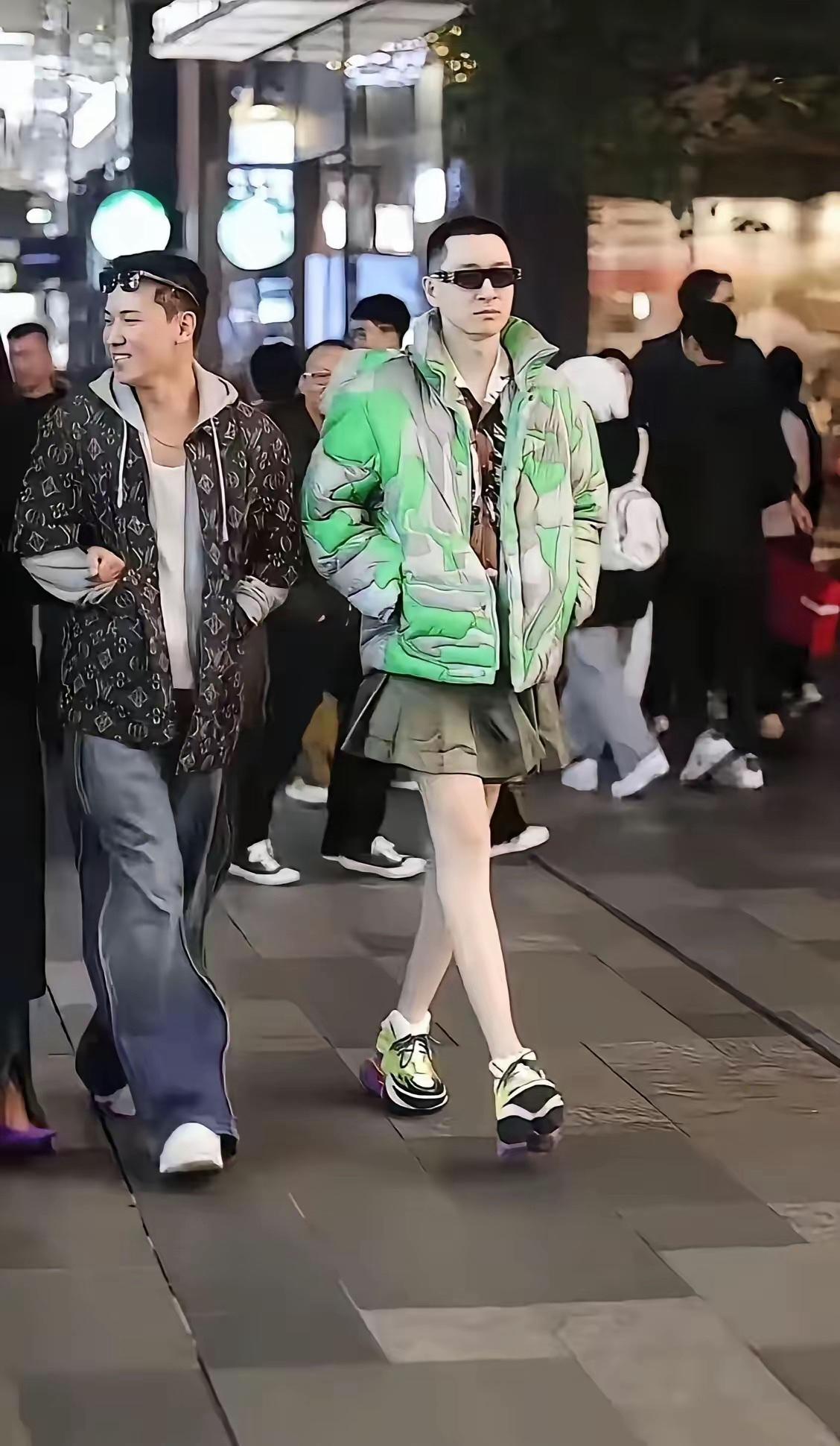 老了，看不懂年轻人的世界了