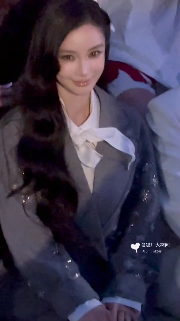 baby姐满37-17今天的妆容是没见过的韩系裸色风～angelababy蝴蝶结