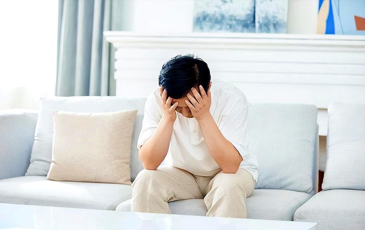 男性长期禁欲，精子只产不排，医生警告或有五大后果。前列腺负担加重，性功能下降，