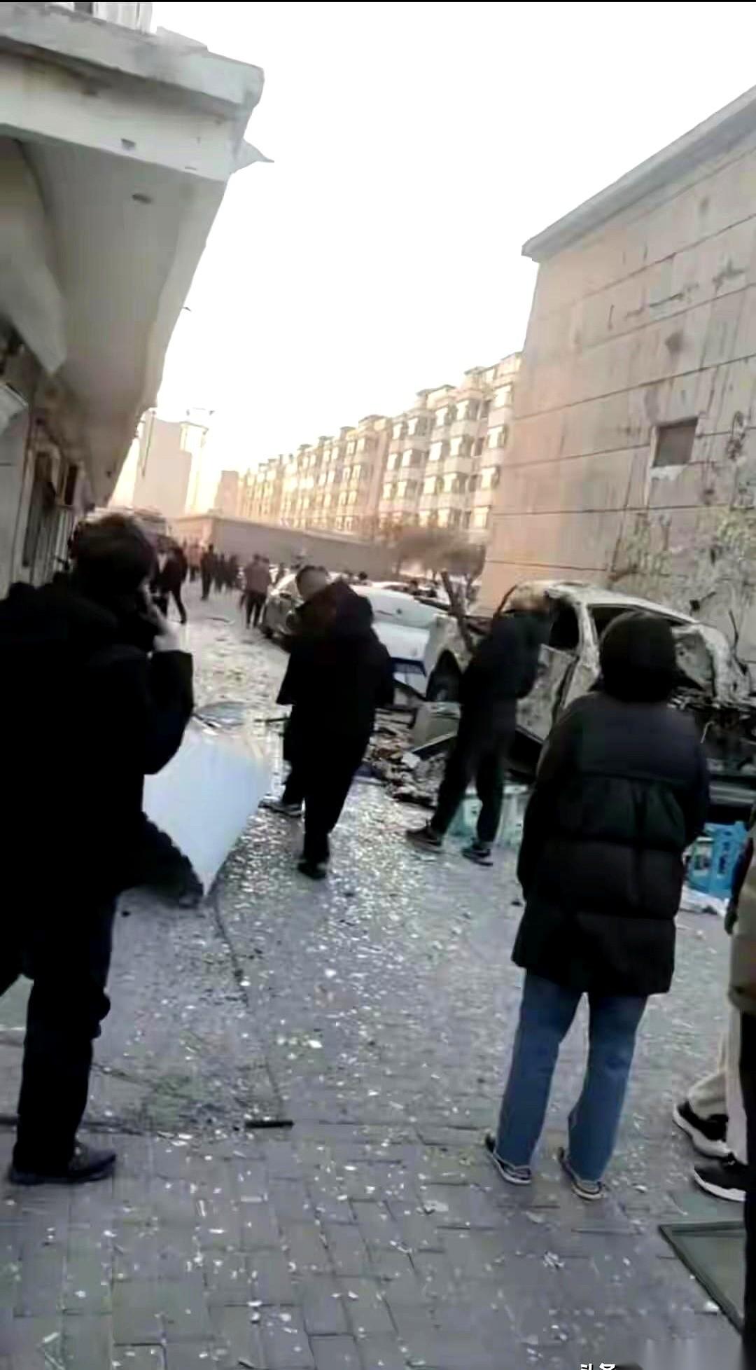 凌晨6点多，天刚蒙蒙亮，内蒙古那个叫幸福家园的小区，一声巨响把所有人的梦都撕碎了