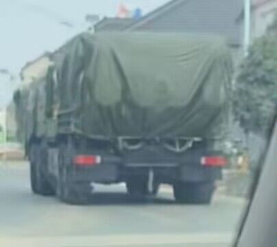 这玩意会在9.3曝光吗？新的中远程防空[思考]本次阅兵地面装备的新东西有很多，