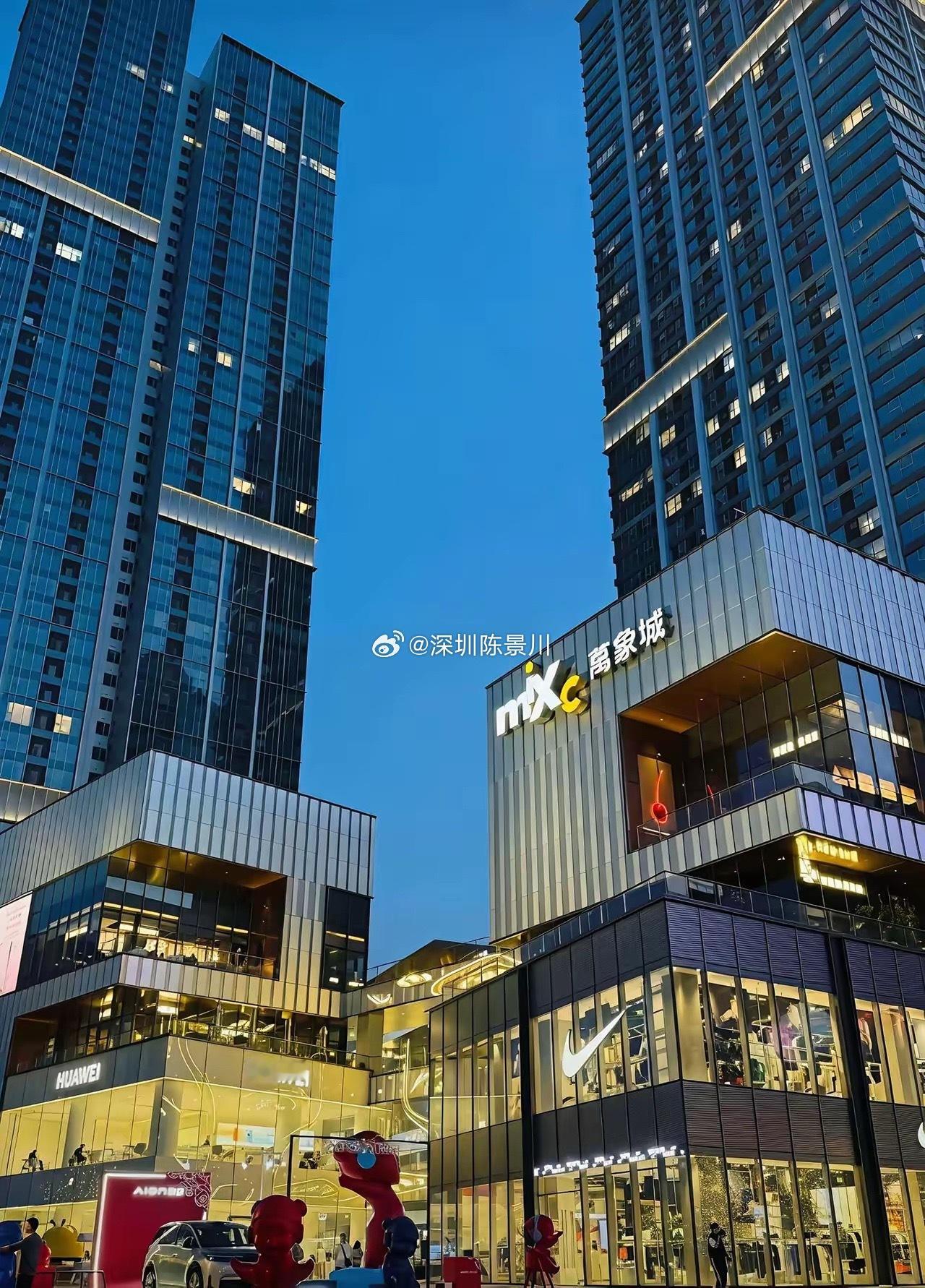 全国仅有七座城市拥有两家万象城。1. 深圳：2004年开业的深圳万象城、2018