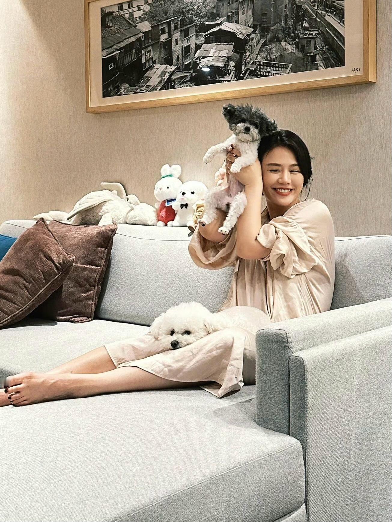 马思纯你变了瘦了以后的马思纯真美，私服也很好看哇。马思纯