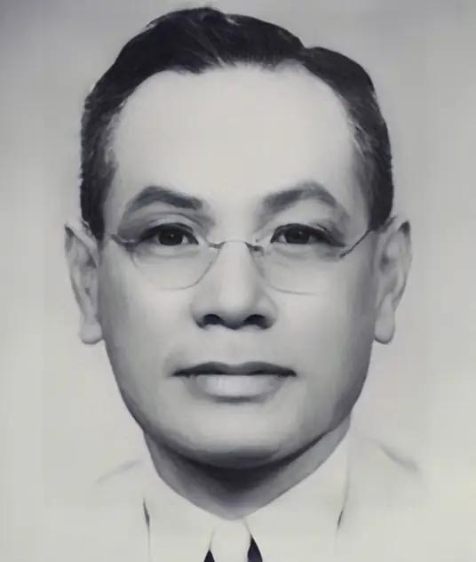 1951年，南京一座法庭上，一个快要被判死刑的男人突然高喊：“陈赓能证明我的身份