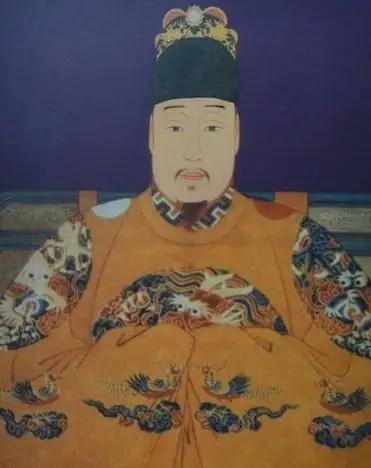 1582年，李太后发现自己身边的宫女竟然怀孕了，质问她：“野男人是谁？”宫女跪在