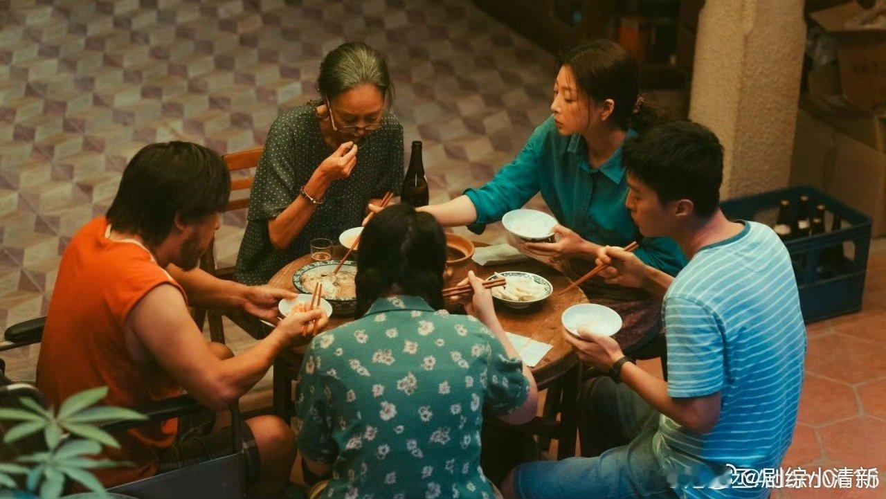 恋家的小孩选浪浪人生做离乡解药造浪吧国庆档离乡前刷完《浪浪人生》，电影里的家庭