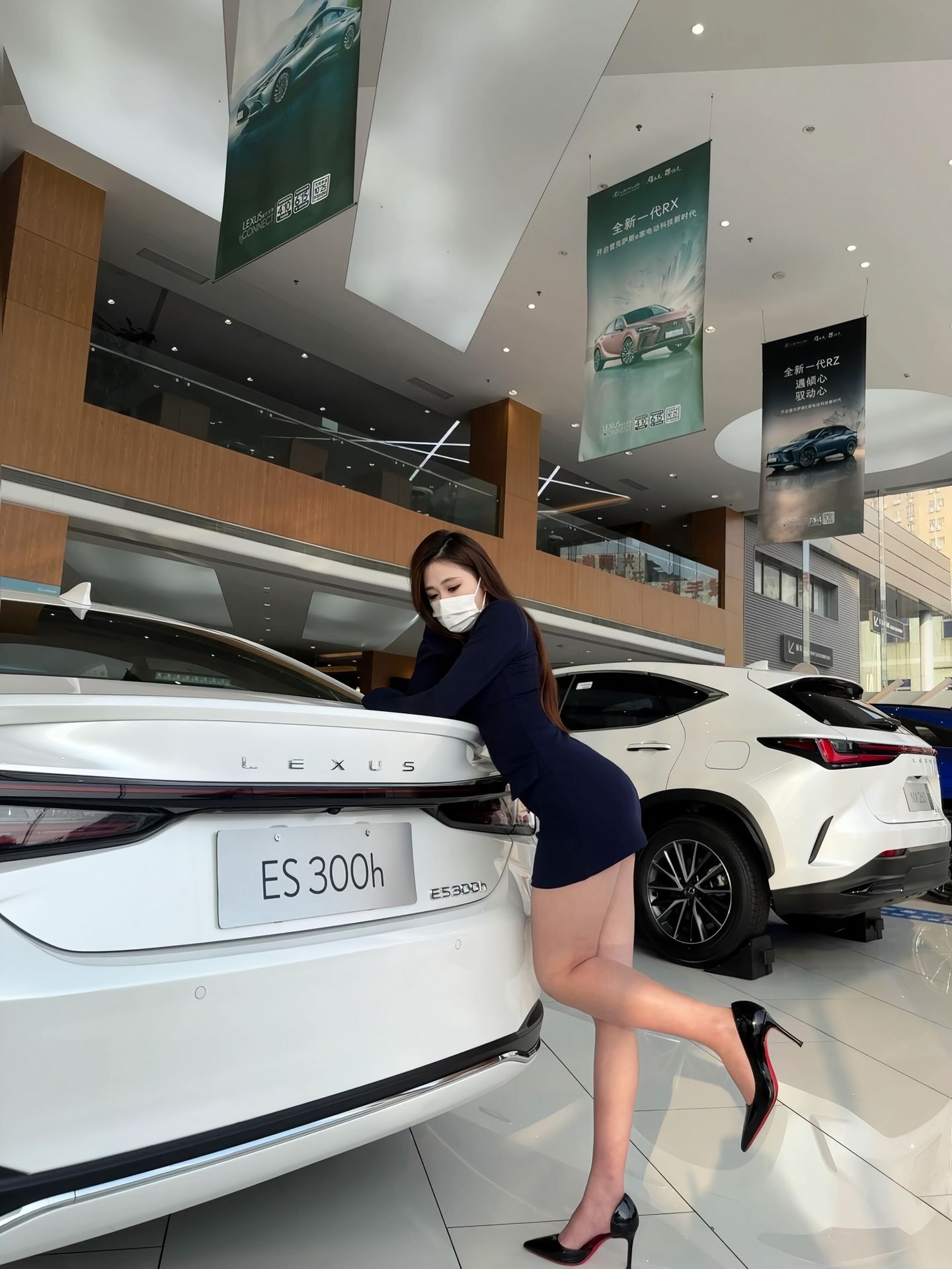 有车友说以前买雷克萨斯ES300h加价3万，现在想卖车一看新车的优惠，顿时心里就