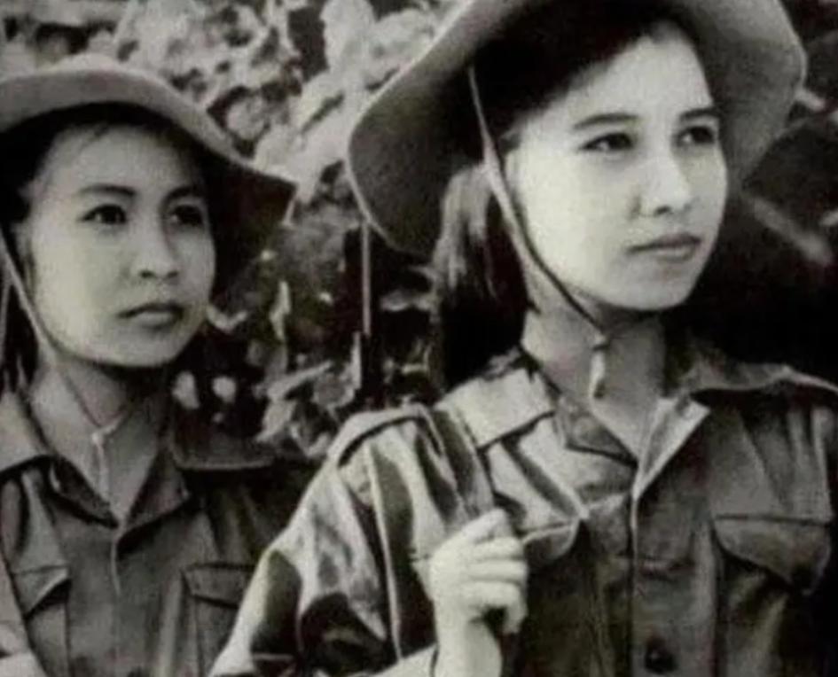 1979年，黄干宗被两个越南女兵抓走，他已经做好赴死的准备，谁知女人却说：“我们