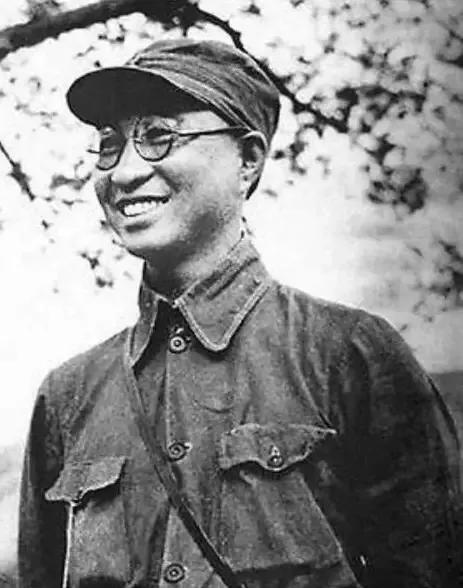 一天中午，罗永贵远远看见马家沟工地上有一个一瘸一拐的人，很像是陈赓，他就跑了过去