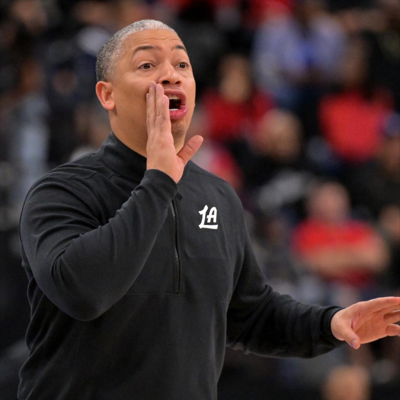 记者：艾顿缺阵对快船有啥优势？泰伦卢：东契奇和詹姆斯打吗？卢指导战术方面的造