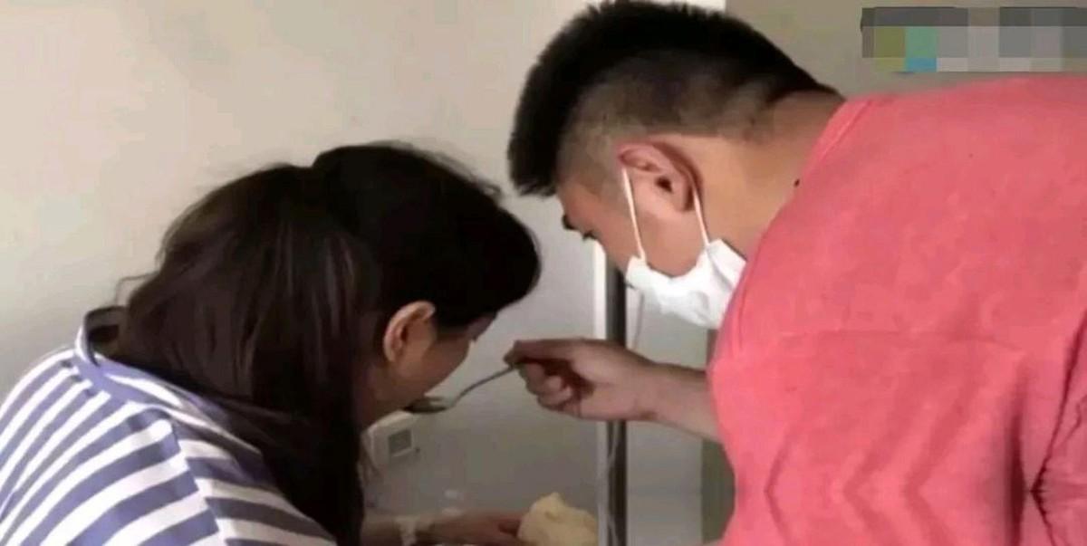 为了活命，一个人能疯狂到什么地步？西安有个24岁的姑娘，硬生生把自己逼成了一个“