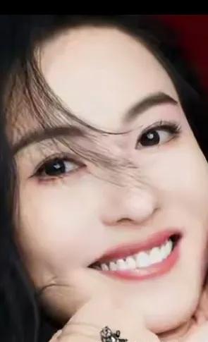 张柏芝：在缺席的影子里，种出满院阳光谢霆锋的缺席，像一道无声的背景板，立在