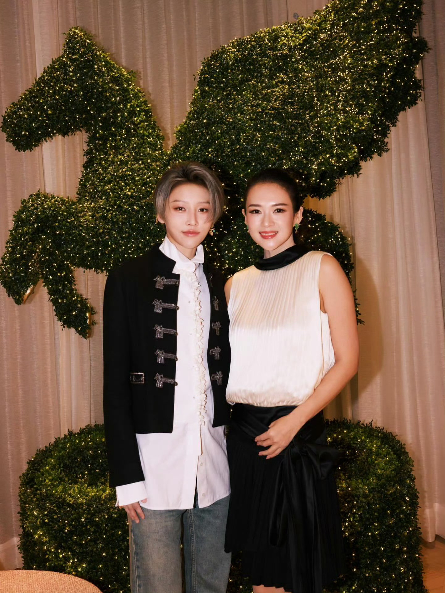 刘雨昕和章子怡合照又美又飒🤤