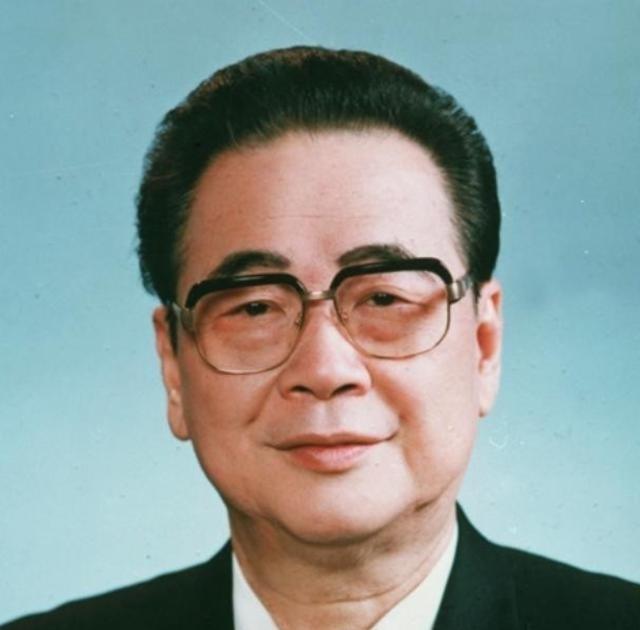 1992年7月，邓颖超因病离世。谁知，邓颖超留下的最后一句话竟是“李鹏”二字，这